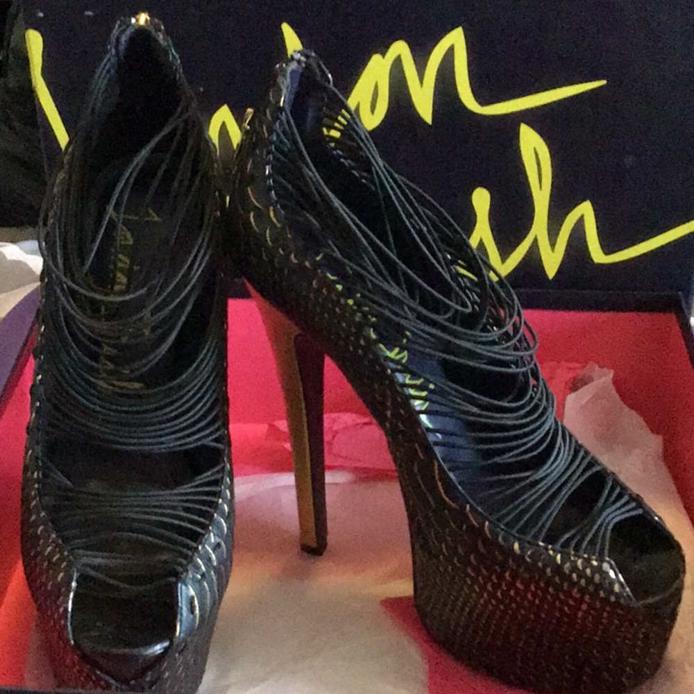 Platform Heels - Picture 4 of 4
